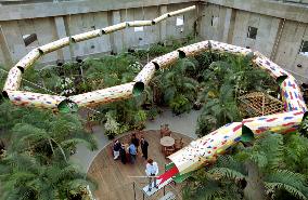 Japan's longest paper snake ondisplay